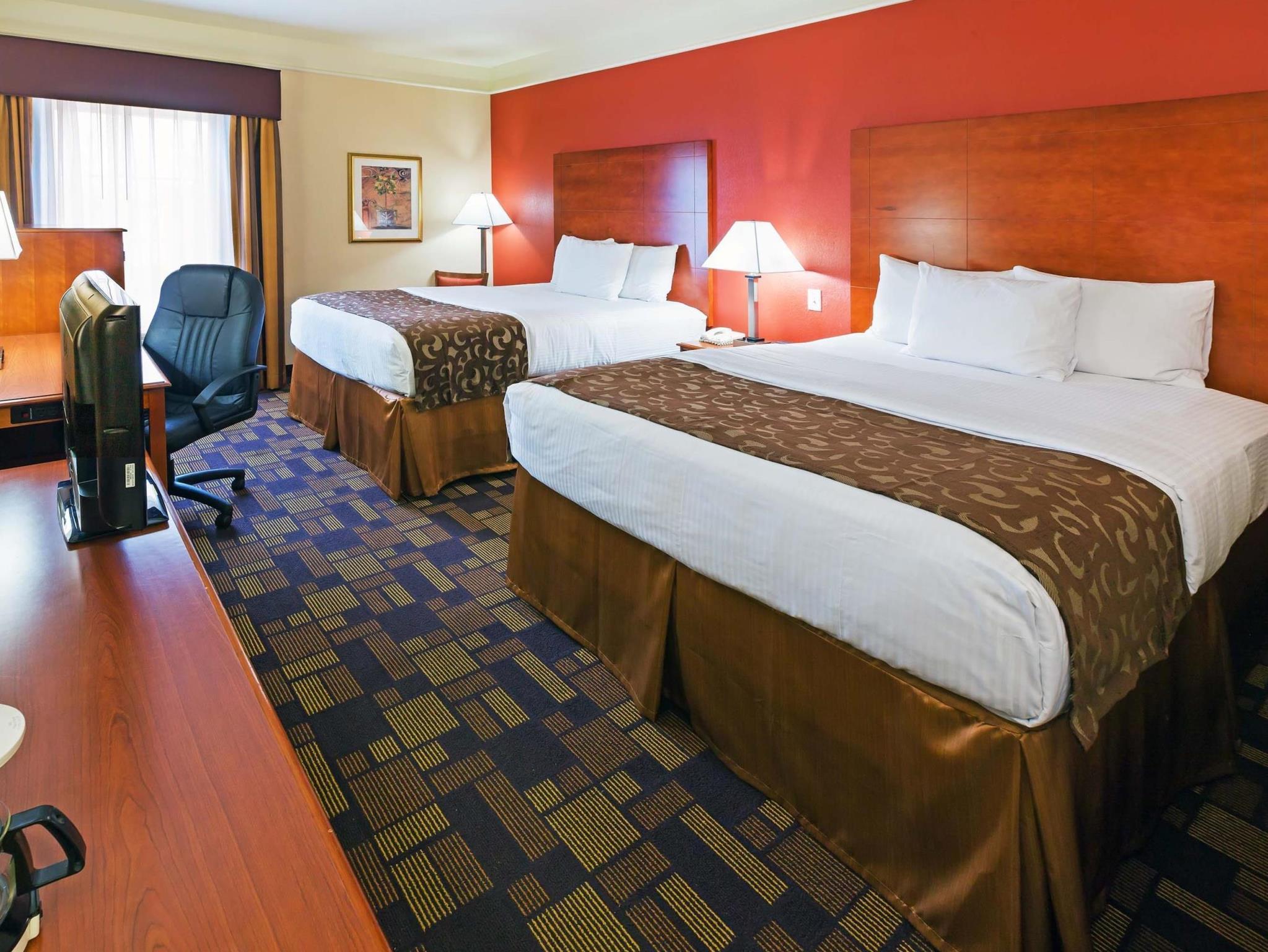 La Quinta By Wyndham Seguin Hotel Exterior photo