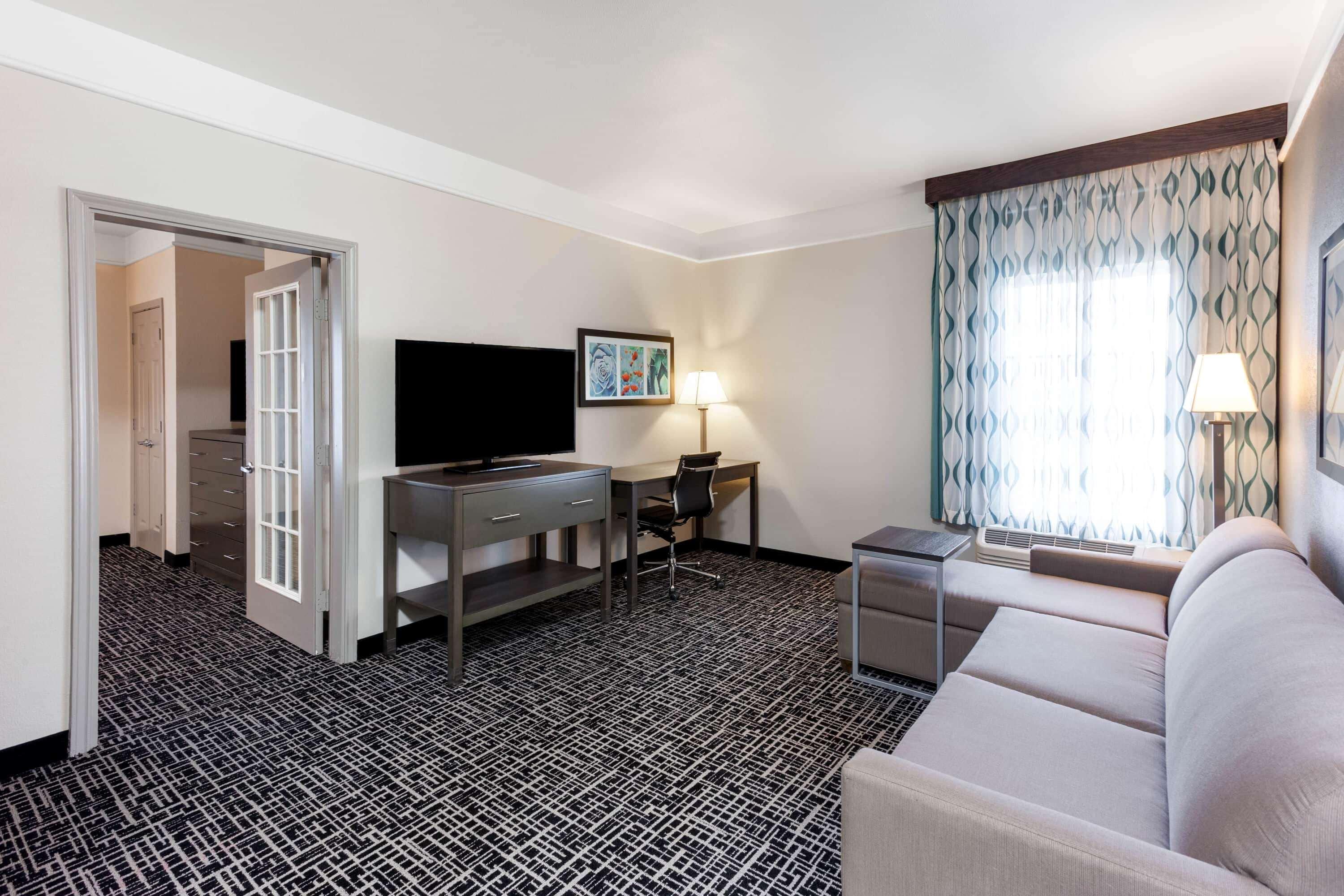 La Quinta By Wyndham Seguin Hotel Exterior photo