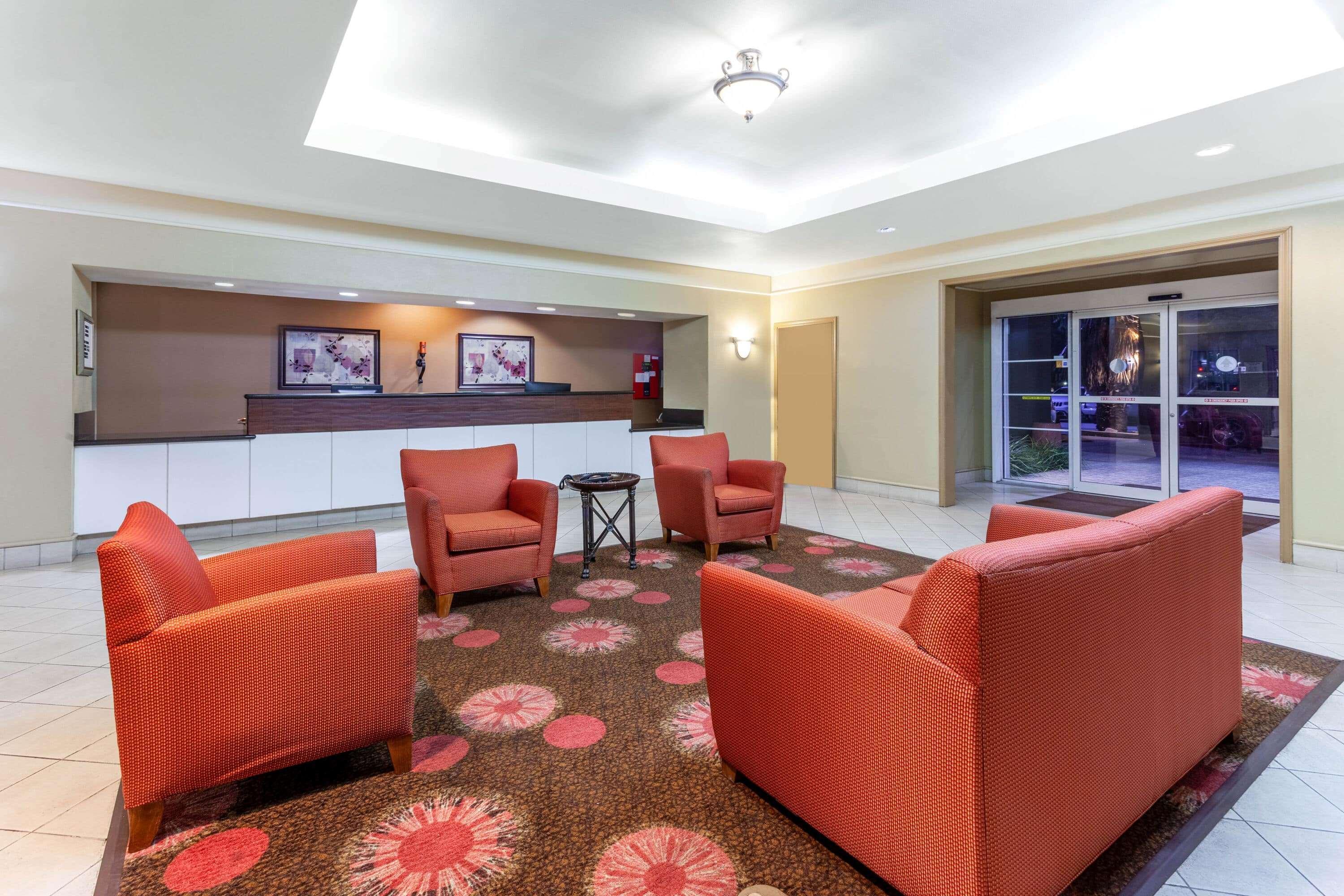 La Quinta By Wyndham Seguin Hotel Exterior photo